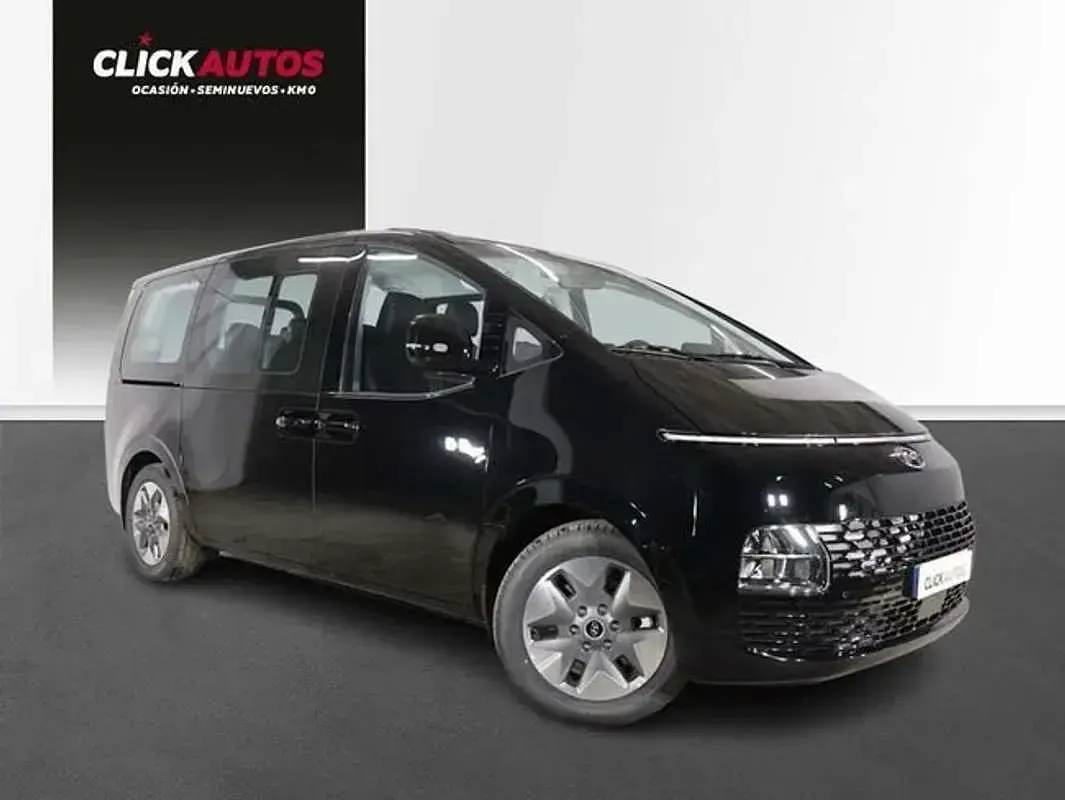 Usado Hyundai Staria 178 CV (130 kW) 2023 Negro Monovolumen