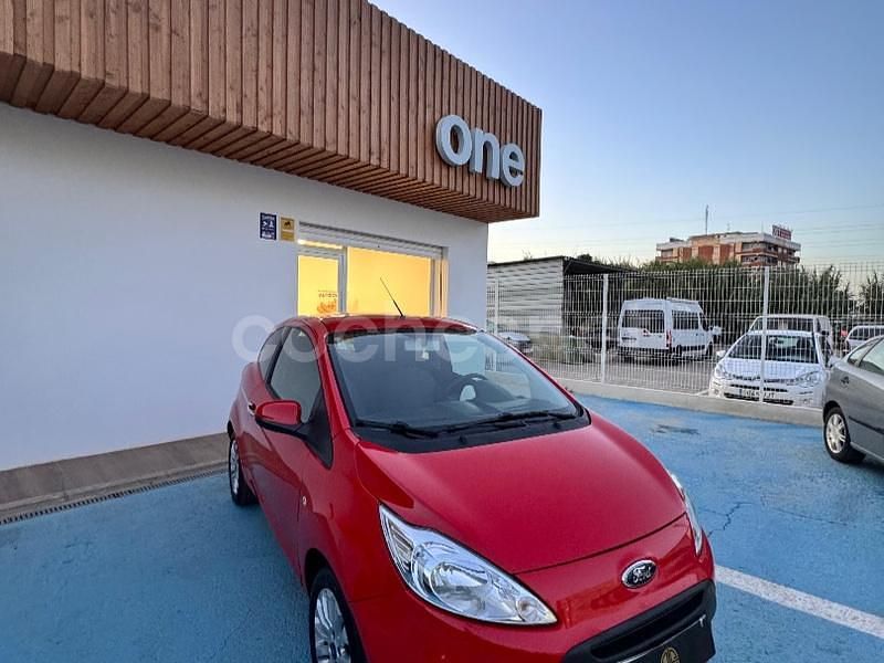 Rojo Usado 2016 Ford Ka Titanium Berlina | 6999 € (Precio justo) - Imagen 1/4