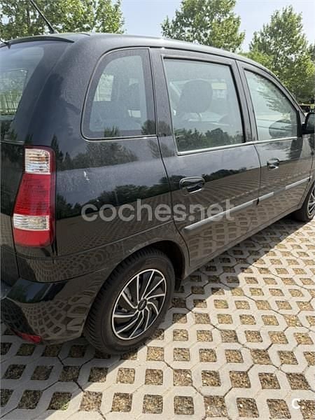 Usado Hyundai Matrix GLS 103 CV (75 kW) 2010 Negro Monovolumen