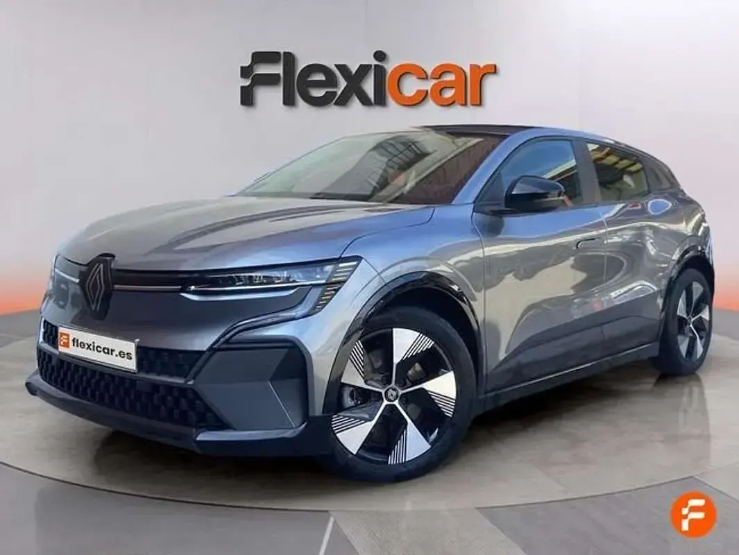 Usado Renault Megane E-Tech Equilibre 96 kW (131 CV) 2022 Gris Utilitario