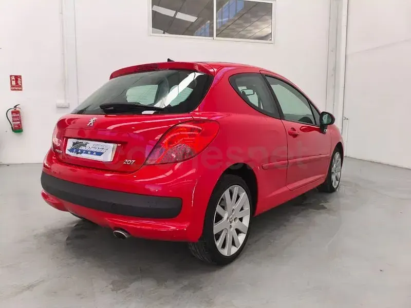 Usado Peugeot 207 GT 110 CV (80 kW) 2007 Rojo Berlina