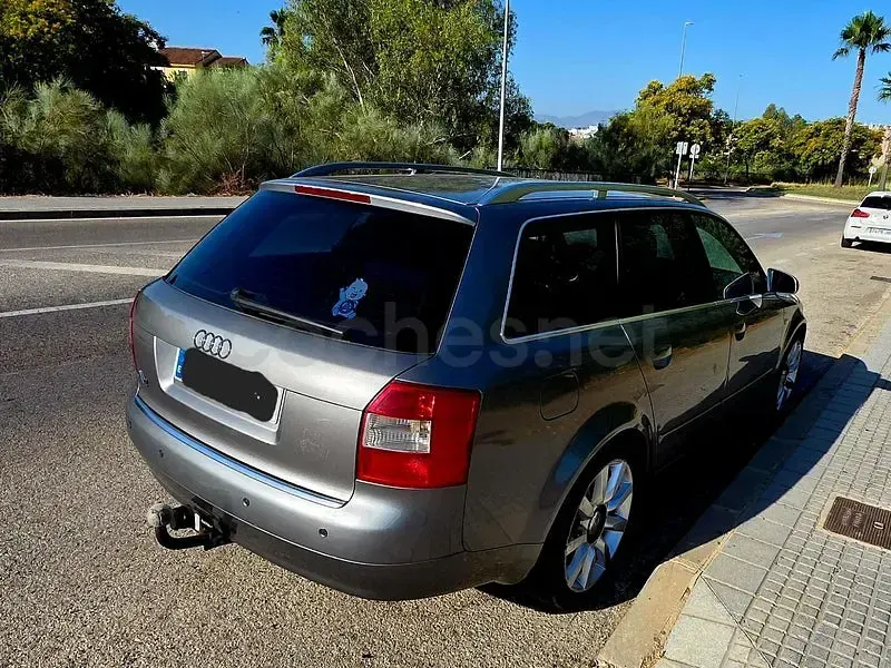 Usado Audi A4 130 CV (95 kW) 2002 Gris / plata Familiar