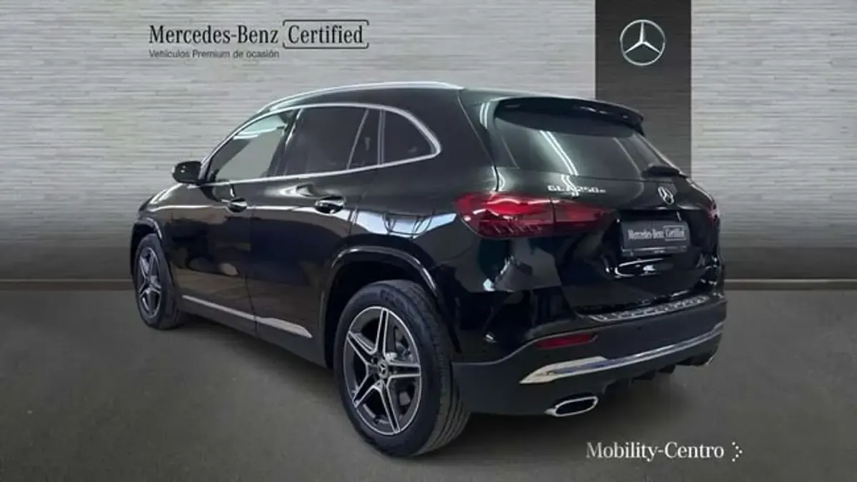 Usado Mercedes GLA250 165 CV (121 kW) 2025 Negro SUV