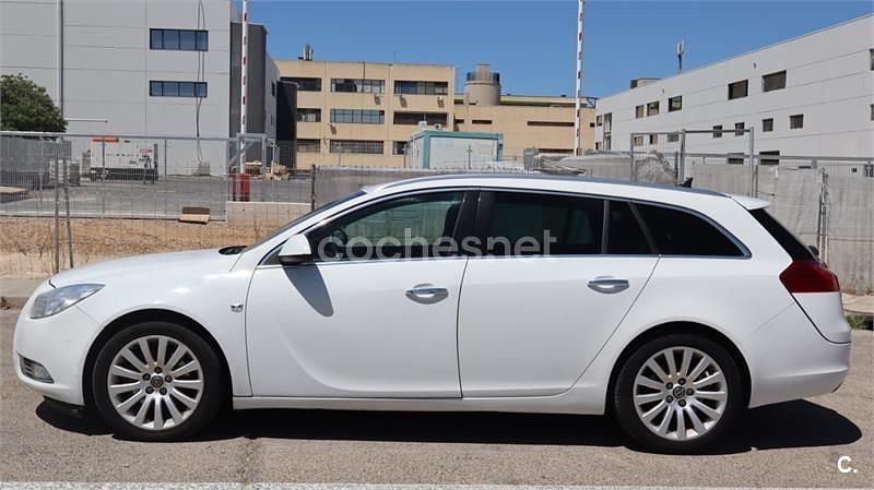 Blanco Usado 2011 Opel Insignia Cosmo Familiar | 3650 € (Buen precio) - Imagen 1/4