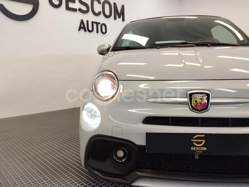 Usado Abarth 595C Turismo 165 CV (121 kW) 2021 Gris / plata Descapotable