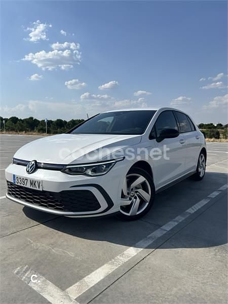 Blanco Usado 2021 VW Golf VIII GTE Berlina | 22.100 € (Precio justo) - Imagen 1/4
