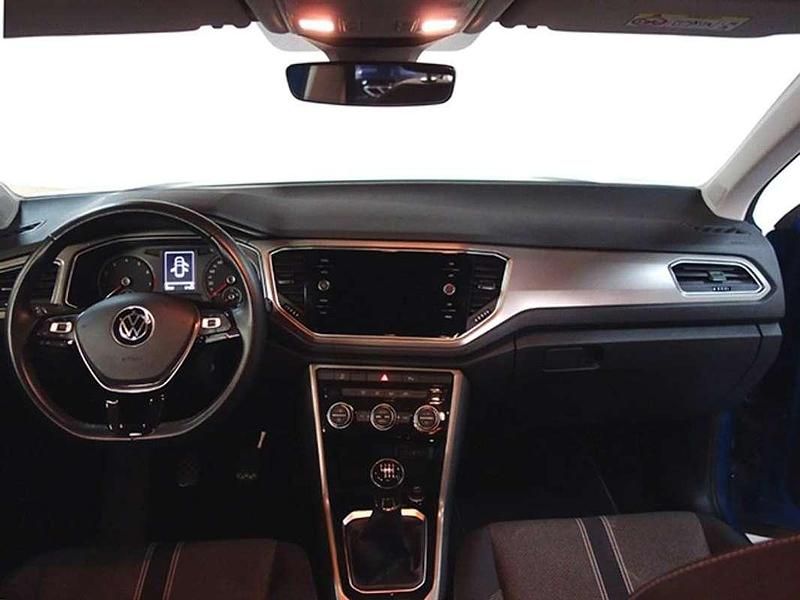 Usado VW T-Roc Advance 110 CV (80 kW) 2021 Azul SUV