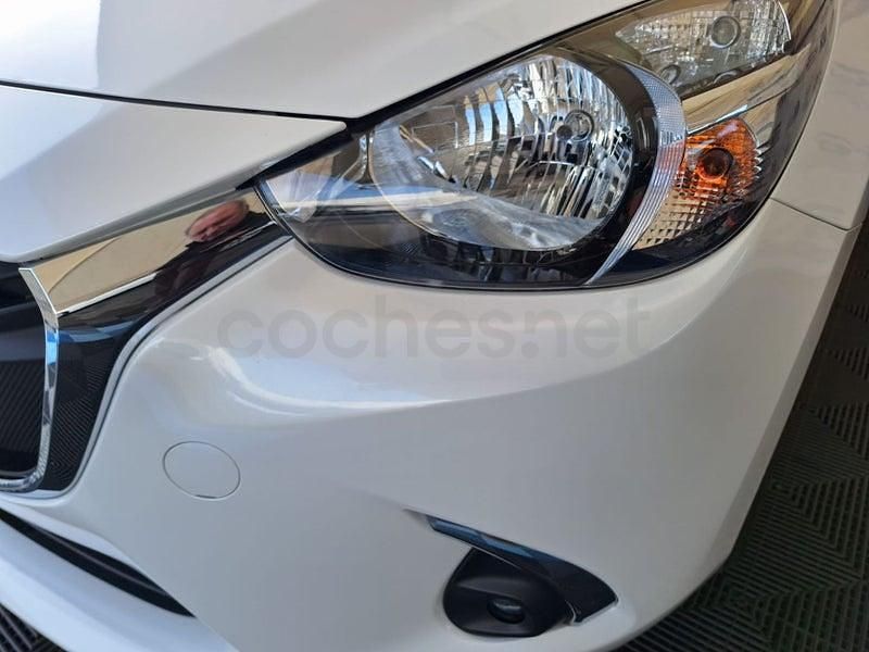 Usado Mazda 2 Edition 90 CV (66 kW) 2019 Blanco Berlina