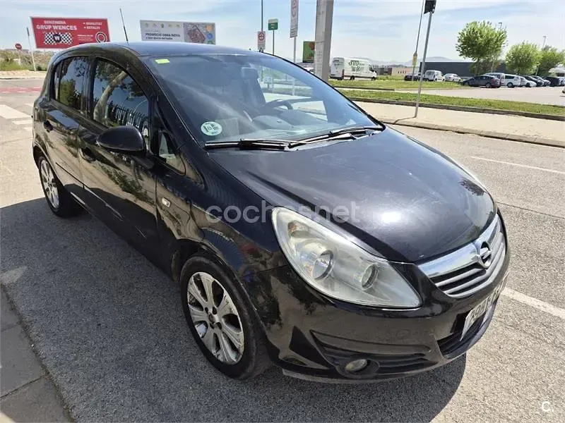 Usado Opel Corsa Cosmo 90 CV (66 kW) 2008 Negro Utilitario