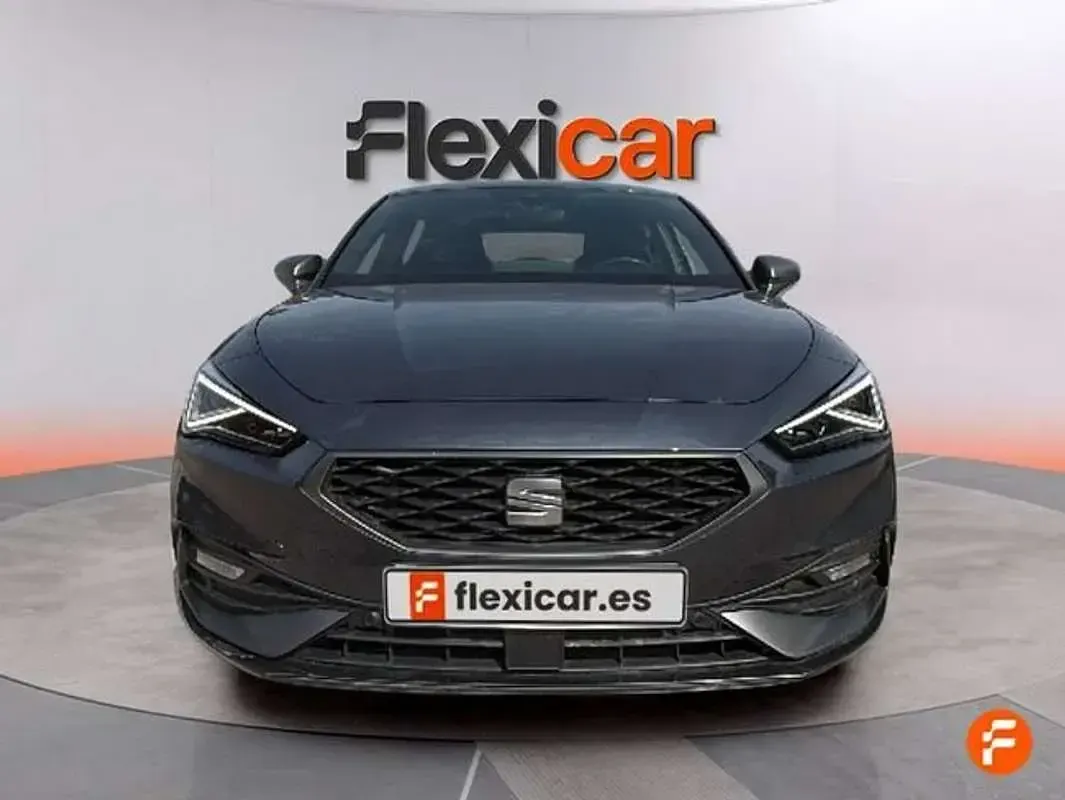 Usado Seat Leon FR 150 CV (110 kW) 2025 Gris Familiar