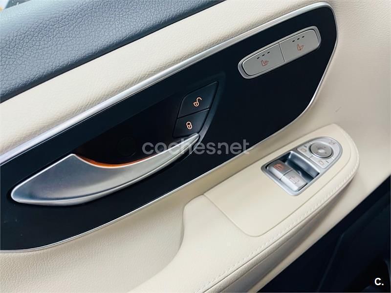 Usado Mercedes V300 Avantgarde 239 CV (175 kW) 2022 Negro Monovolumen