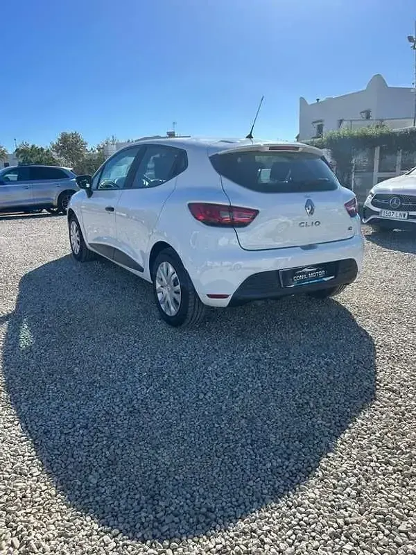 Usado Renault Clio Business 75 CV (55 kW) 2017 Blanco Utilitario