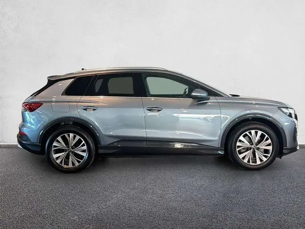 Usado Audi Q4 e-tron Advanced Plus 150 kW (204 CV) 2021 Azul SUV