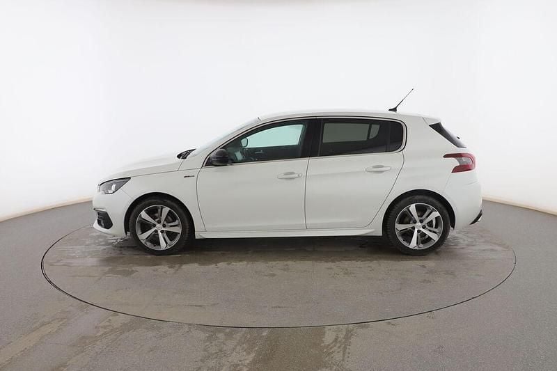 Usado Peugeot 308 GT-line 130 CV (95 kW) 2019 Blanco Berlina