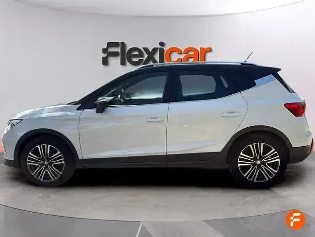 Usado Seat Arona FR 110 CV (80 kW) 2022 Blanco SUV