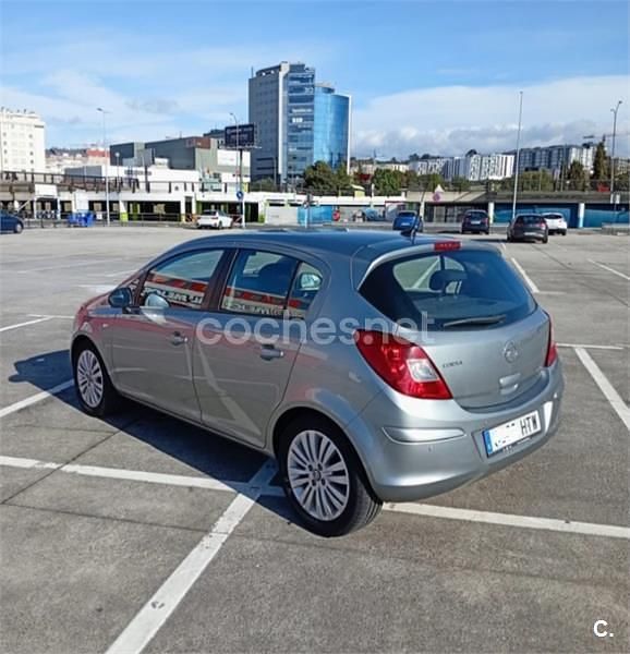 Usado Opel Corsa Selective 100 CV (73 kW) 2014 Gris / plata Utilitario