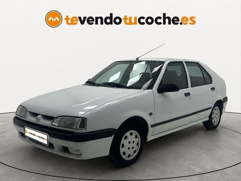 Blanco Usado 1994 Renault R9 Berlina | 4000 € - Imagen 1/4