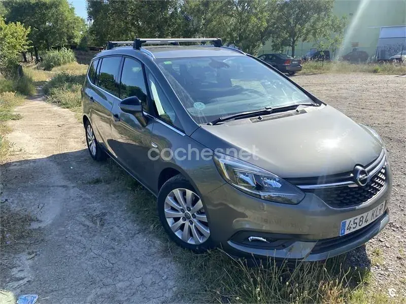 Usado Opel Zafira Selective 140 CV (102 kW) 2018 Marrón Monovolumen