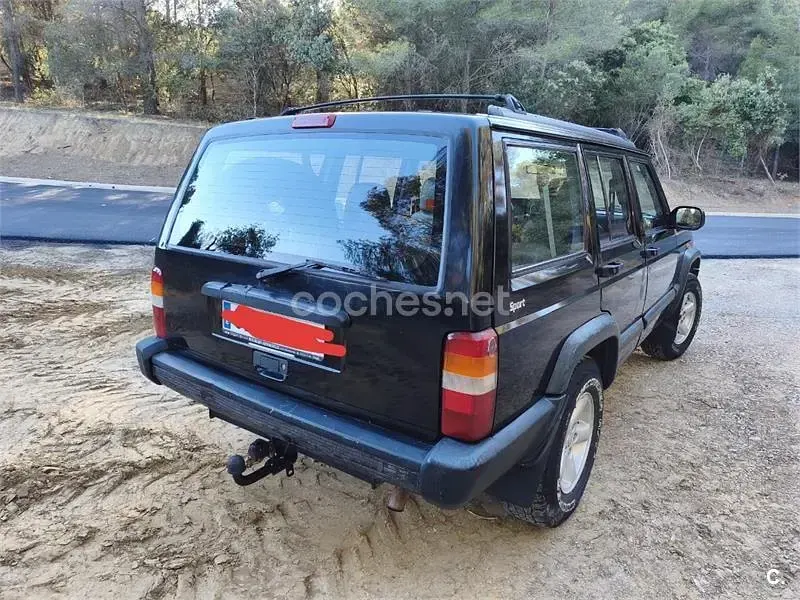 Usado Jeep Cherokee Sport 115 CV (84 kW) 1998 Negro SUV