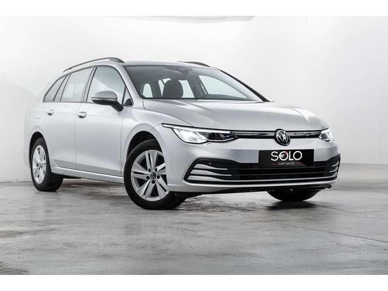 Usado VW Golf VIII Life 116 CV (85 kW) 2021 Gris / plata Familiar