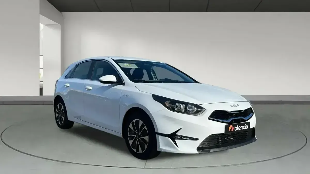 Usado Kia Ceed 120 CV (88 kW) 2024 Blanco Utilitario