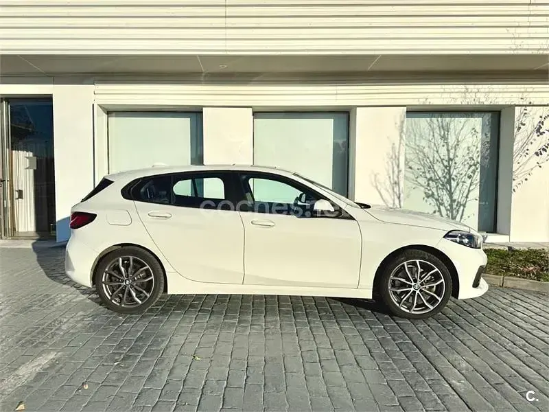 Usado BMW 120 190 CV (139 kW) 2021 Blanco Berlina