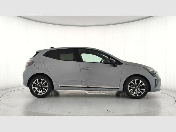 Usado Renault Clio V Techno 100 CV (73 kW) 2025 Gris Berlina