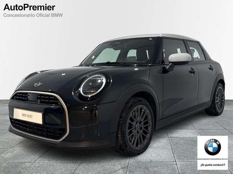 Usado Mini Cooper Essential 114 kW (156 CV) 2025 Negro Utilitario