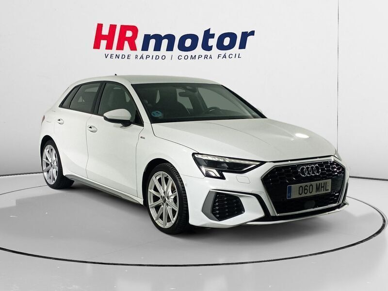 Blanco Usado 2023 Audi A3 Advanced Utilitario | 29.940 € (Un poco caro) - Imagen 1/4