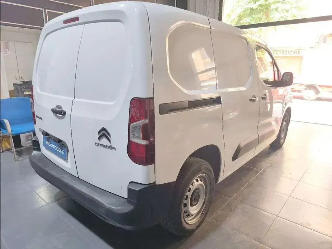 Usado Citroën Berlingo 102 CV (75 kW) 2022 Blanco Monovolumen