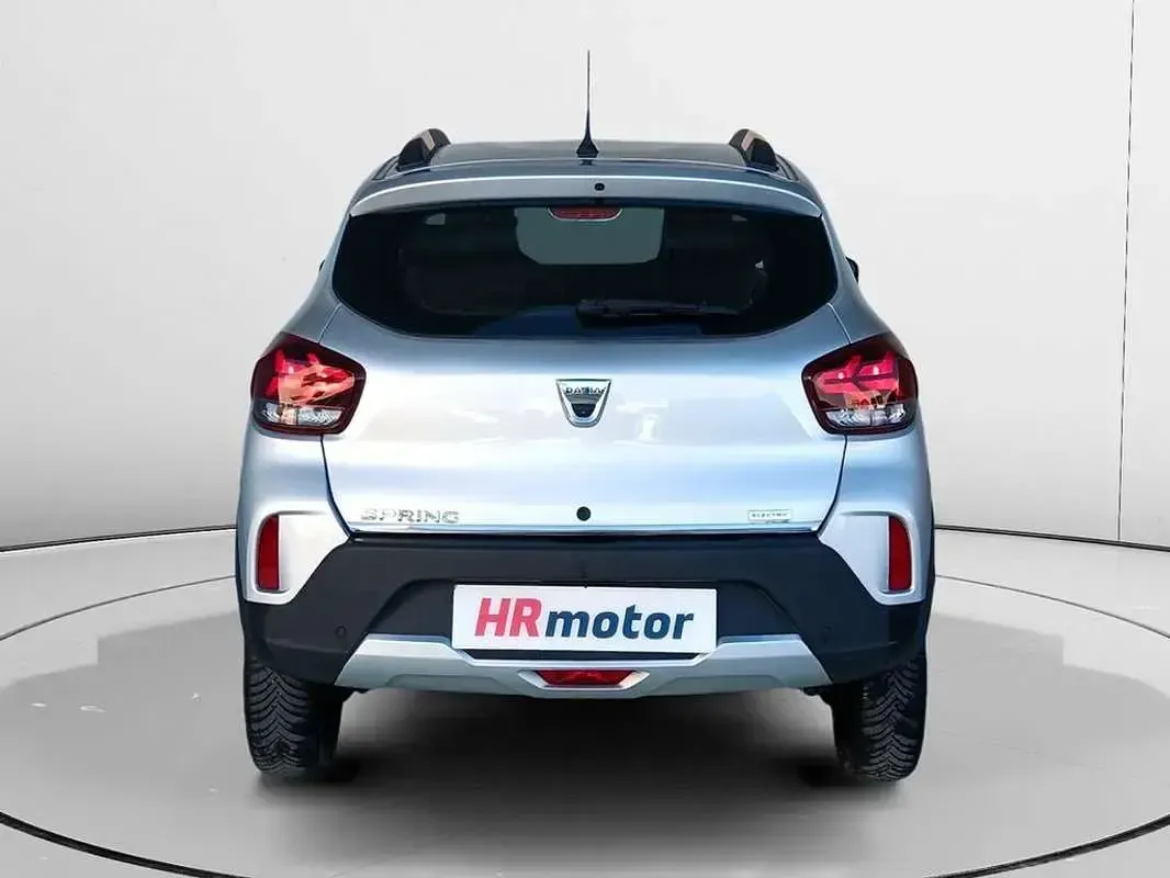 Usado Dacia Spring Comfort Plus 33 kW (45 CV) 2022 Gris Utilitario