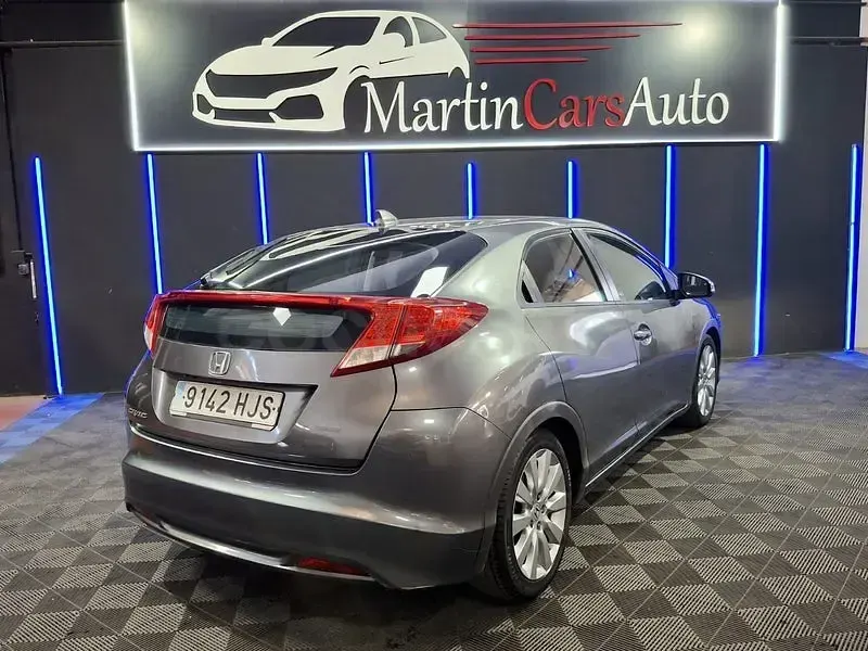 Usado Honda Civic Sport 142 CV (104 kW) 2012 Gris / plata Berlina
