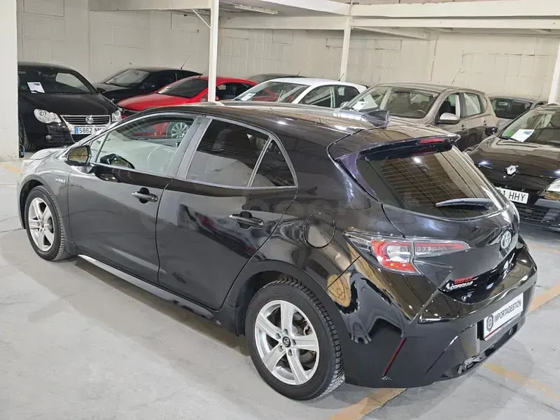 Usado Toyota Corolla Active 122 CV (89 kW) 2019 Negro Berlina