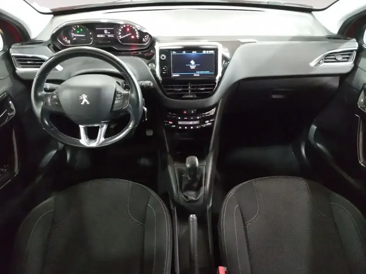 Usado Peugeot 208 Allure 110 CV (80 kW) 2017 Rojo Utilitario