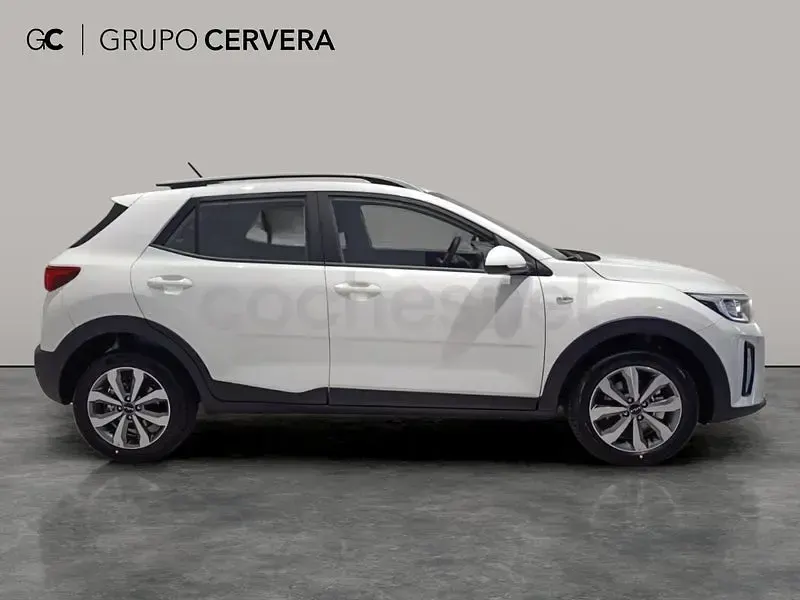 Usado Kia Stonic 100 CV (73 kW) 2025 Blanco SUV