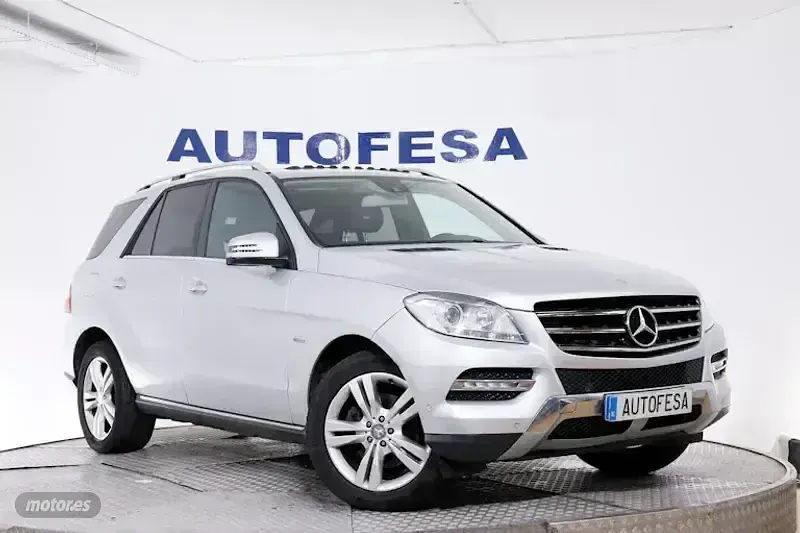 Usado Mercedes ML250 Edition 204 CV (150 kW) 2011 Plateado SUV