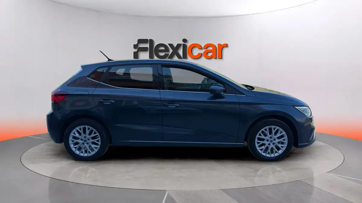 Usado Seat Ibiza XCELLENCE 116 CV (85 kW) 2024 Gris Utilitario
