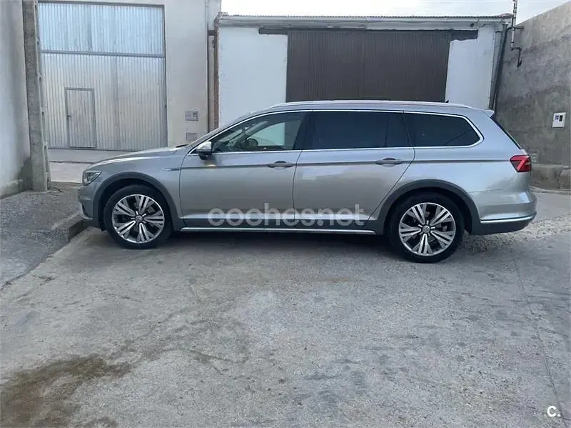 Usado VW Passat Alltrack 190 CV (139 kW) 2016 Gris / plata Familiar