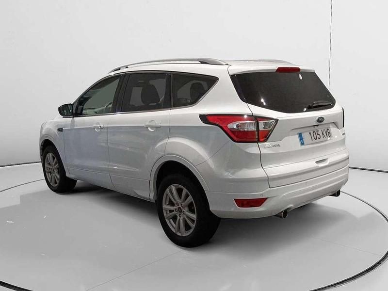 Usado Ford Kuga Trend 121 HP (88 kW) 2019 Branco SUV