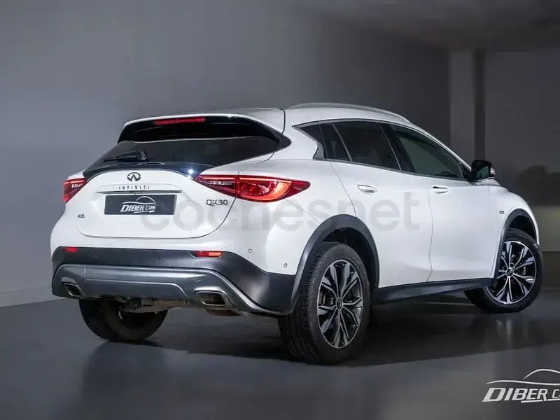 Usado Infiniti QX30 Premium 211 CV (155 kW) 2018 Blanco SUV