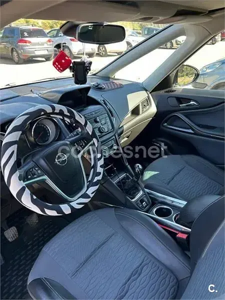 Usado Opel Zafira Tourer Selective 130 CV (95 kW) 2015 Blanco Monovolumen
