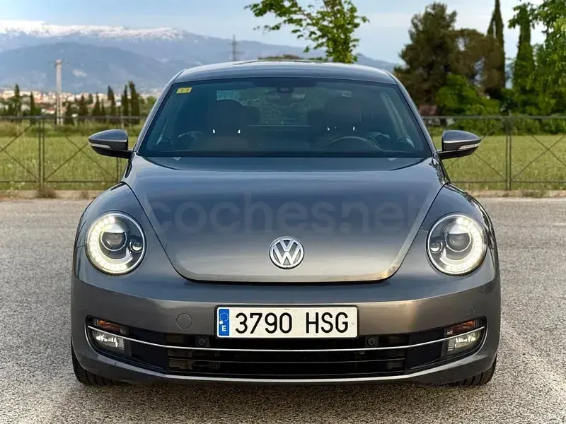 Begagnad VW Beetle Design 105 HK (77 kW) 2013 Grå Halvkombi