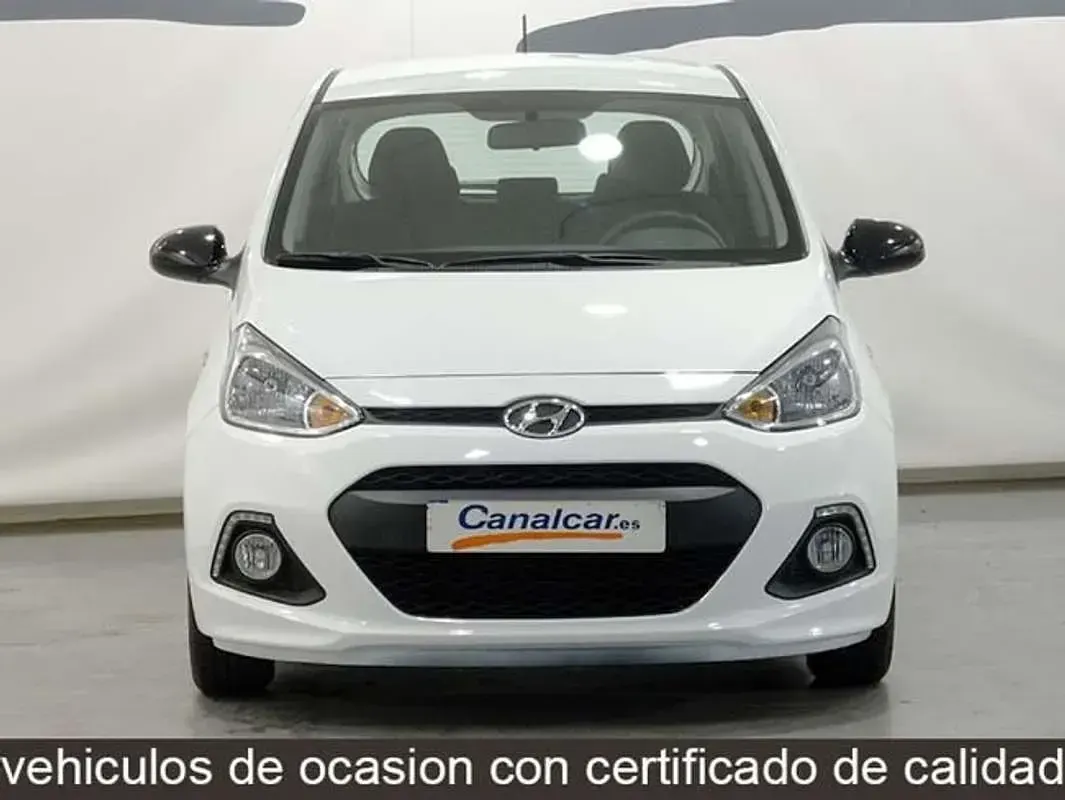 Usado Hyundai i10 Blackline 87 CV (63 kW) 2015 Blanco Utilitario