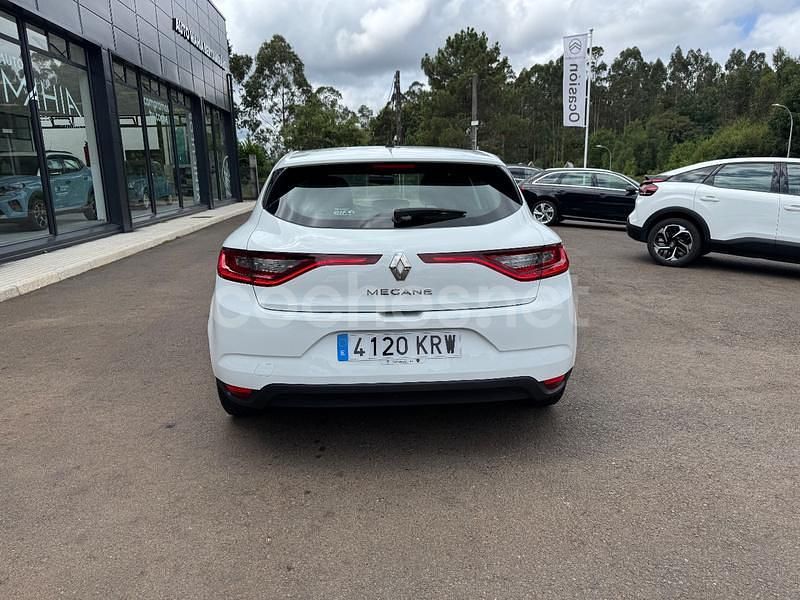 Usado Renault Mégane IV Life 95 CV (69 kW) 2018 Blanco Berlina