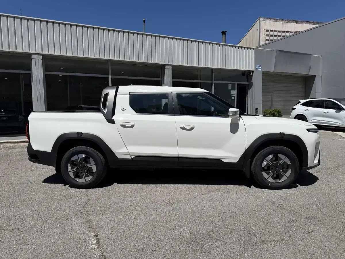 Nuevo SsangYong Musso 174 kW (237 CV) 2026 Blanco Descapotable