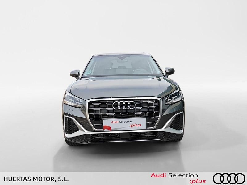 Usado Audi Q2 S-Line 116 CV (85 kW) 2025 Gris / plata SUV