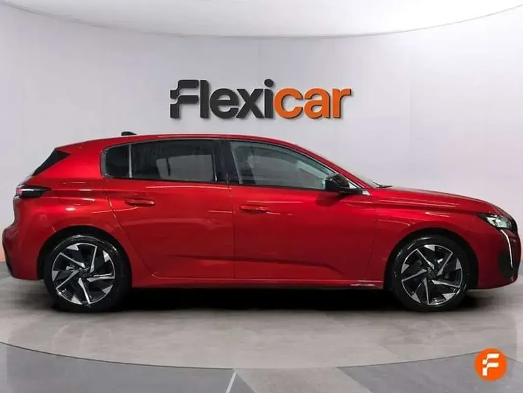Usado Peugeot 308 Allure 131 CV (96 kW) 2023 Rojo Utilitario