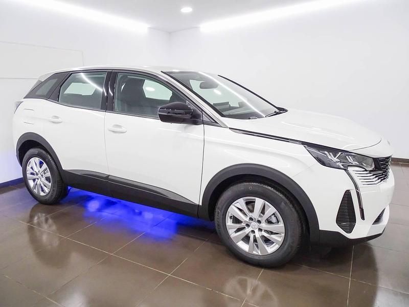 Usado Peugeot 3008 Active 131 CV (96 kW) 2023 Blanco SUV