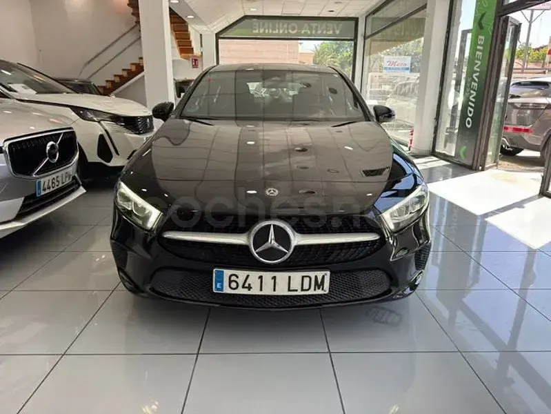 Usado Mercedes A180 116 CV (85 kW) 2019 Negro Berlina