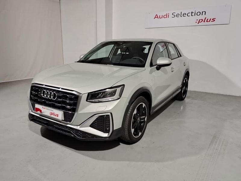 Gris Usado 2025 Audi Q2 Black Edition SUV | 30.500 € (Un poco caro) - Imagen 1/4